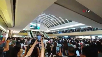 - Hong Kong sokaklarındaki eylemler AVM ve stadyuma sıçradı- Protestocular maçta Çin milli marşını yuhalayıp, AVM’de marş söyledi