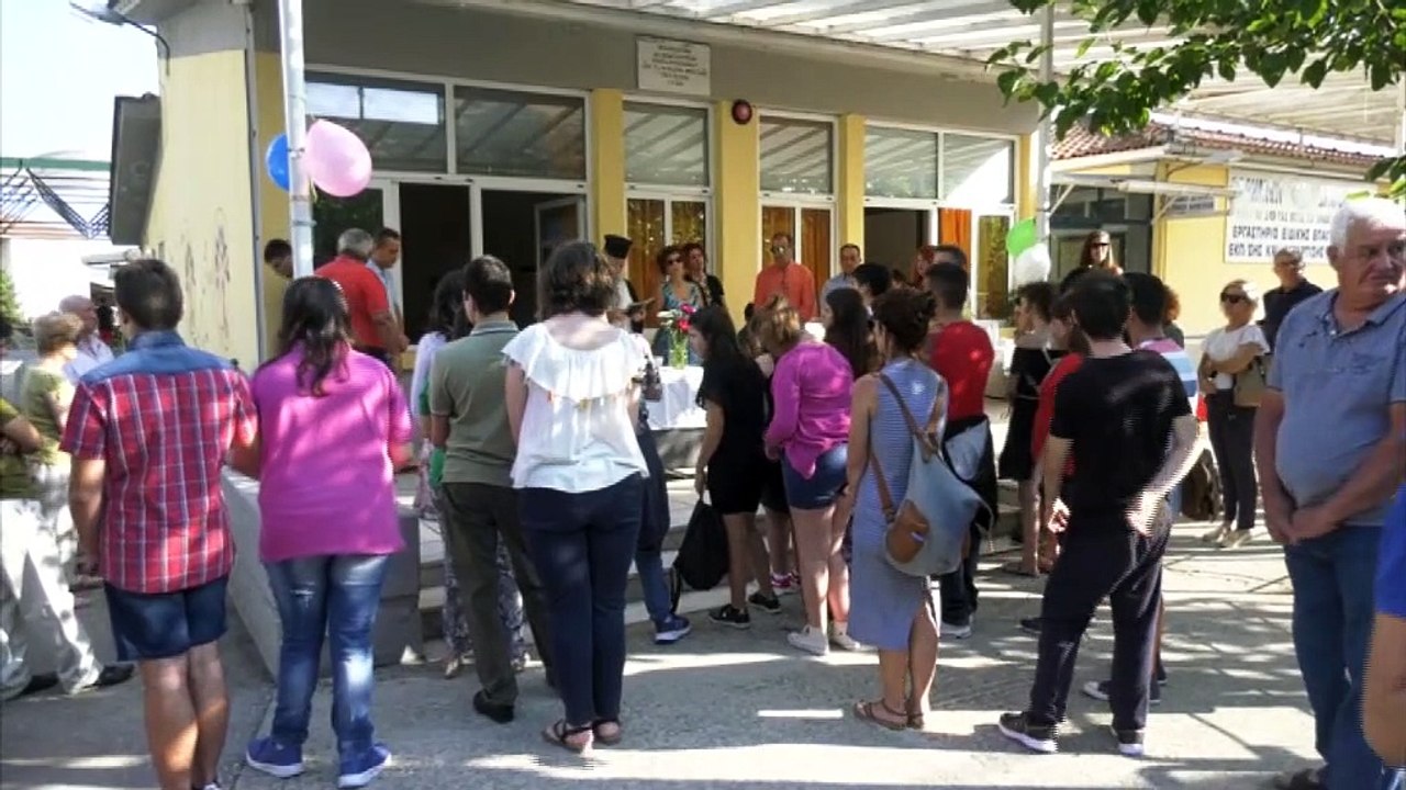 Δεν έκαναν αγιασμό στο 9ο γυμνάσιο Λαμίας. Περι...