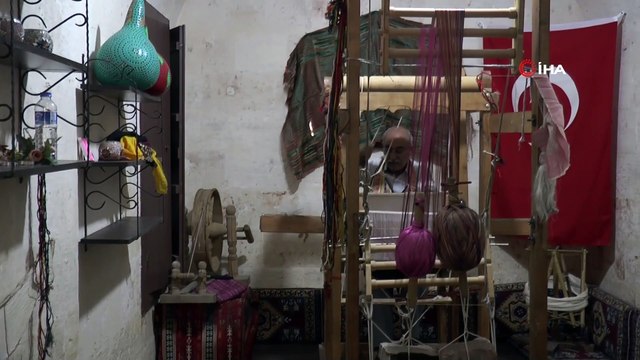 50 Yıldır Aynı Tezgahta Kutnu Kumaşı Dokuyor