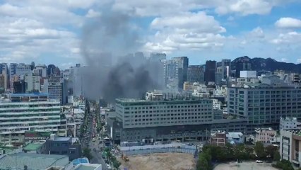 서울 을지로 인쇄 골목서 불...12명 대피 / YTN