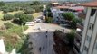 İzmir'de istinat duvarı yıkılan apartman boşaltıldı, ekipler inceleme başlattı