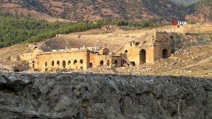 Pamukkale'de gün batımı turistleri mest ediyor
