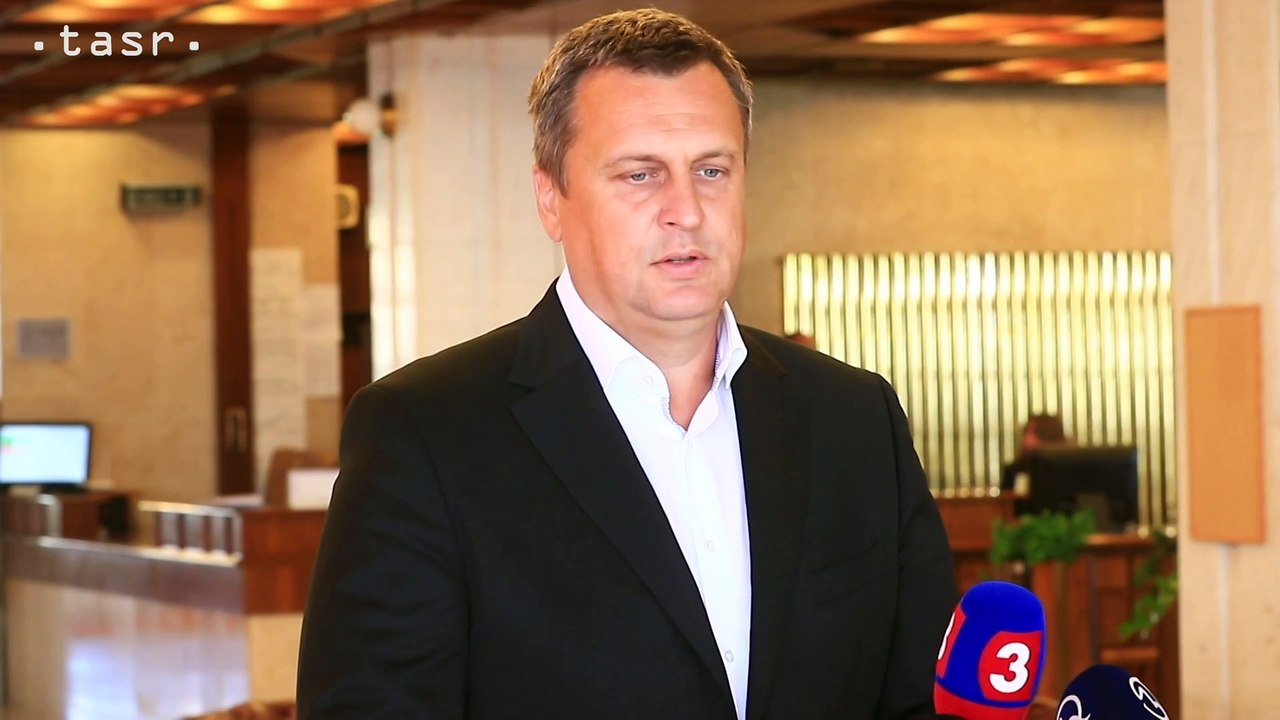 SNS nesúhlasí s rastom daní z cigariet, zablokuje ho