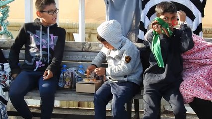 Çeşme'de 266 düzensiz göçmen ve iki organizatör zanlısı yakalandı