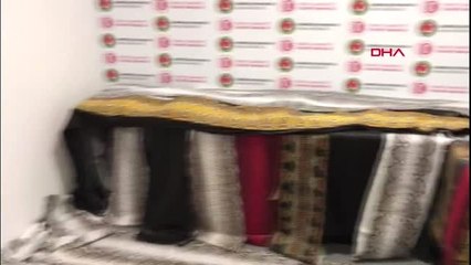 İstanbul havalimanı'nda 93 adet yılan derisi yakalandı