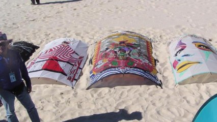 Stiff Gins, Jan Grutterink & their wonderful looking kites, Festival of the Winds 2,  Bondi, Sydney, 8 Sep  2019