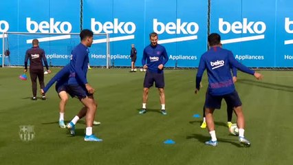 Luis Suárez entrena con el grupo