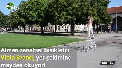 Viola Brand, yer çekimine meydan okuyor.