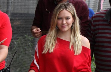 Hilary Duff shaves her nose
