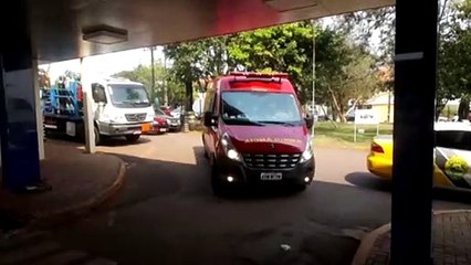 Mulher perde dedo ao ter pé atingido por porta no Bairro Santa Cruz