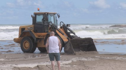 Construyen dique en la playa de Xàbia para frenar los efectos del temporal