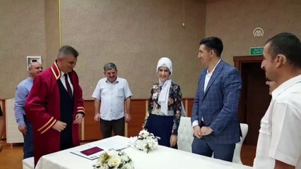 İşitme engelli çift 'sessizce' evlendi - KOCAELİ