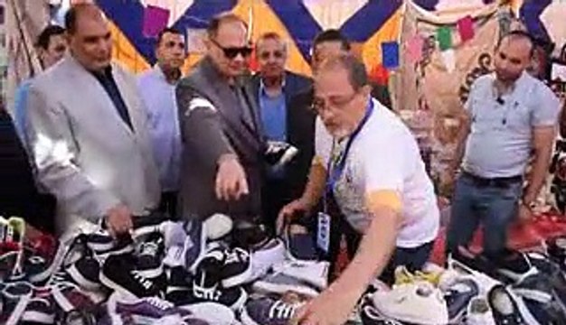 محافظ الفيوم يفتتح معرض لبيع الأدوات الدراسية ومستلزمات المدارس (فيديو)