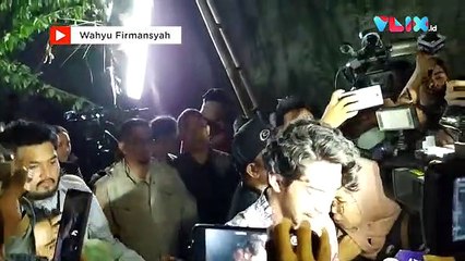 Pak Habibie Wafat, Haru Para Artis Pecah di Rumah Duka