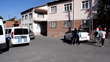 2 ay önce evlenmişti...Çatı katında iple asılı halde bulundu