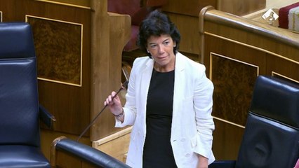 Celaá: "Protegemos los derechos de todos los niños"
