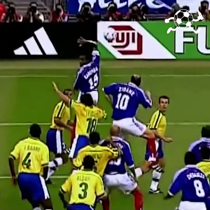 Ton premier maillot de foot ? Ton premier FIFA...