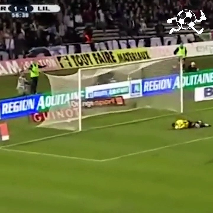 "Mon premier maillot, c'était celui de l'Inter Milan. Mais c'était un faux"  Découvrez l'interview "Première fois" d'Adil Rami