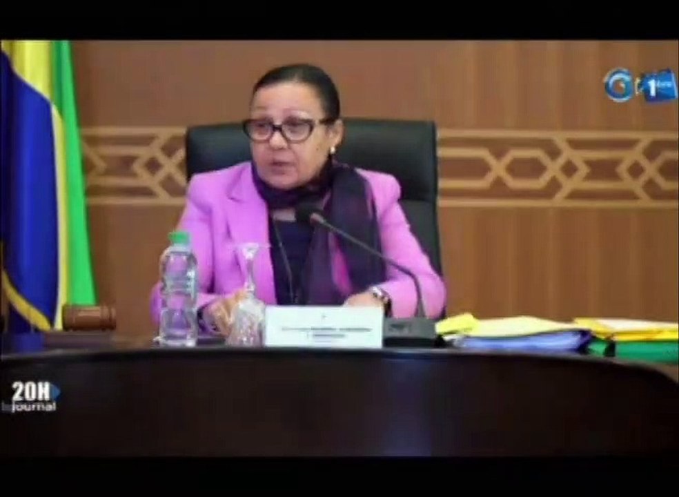 RTG - Conclave des sénateurs membres du bureau et de la conférence des présidents au palais Omar Bongo Ondimba