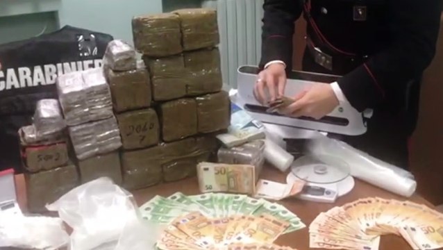 Torino - Spacciatori di droga eleganti : sgominata la banda del dress code (12.09.19)