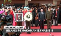 BJ Habibie Dimakamkan Secara Militer di TMP Kalibata