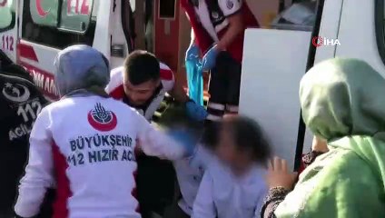 Beylikdüzü'nde servis aracı takla attı: 9'u öğrenci 12 yaralı