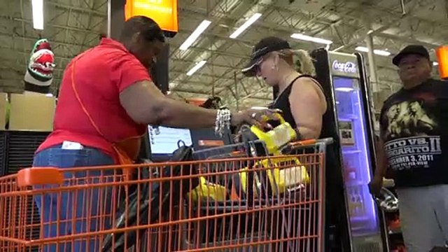 Al menos 2.500 personas siguen desaparecidas tras el paso de Dorian