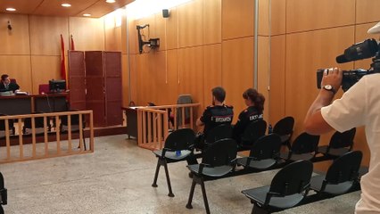 Juzgan a un tatuador por abusos sexuales a clientas