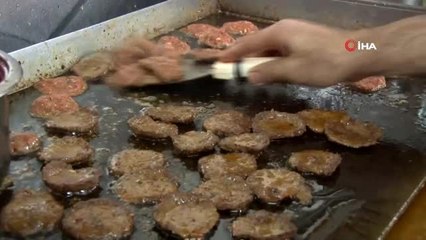 Hem tadı lezzetli, hem fiyatı uygun...Elazığ'a has "Salçalı Köfte"