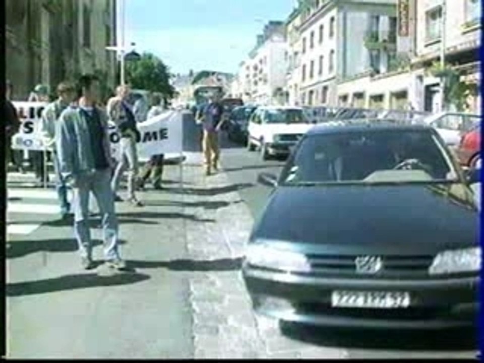 agression de jean-marie le pen