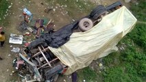 देखें वीडियो, दिल्ली से रामपुर जा रहे ट्रक में ड्राइवर को आई झपकी, मुरादाबाद में नदी के पुल से गिरा