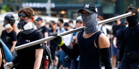 Los manifestantes hongkoneses se radicalizan y  preparan proyectiles para atacar violentamente a la Policía
