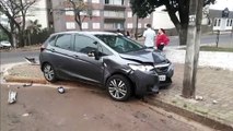 Carros se envolvem em acidente no centro de Cascavel