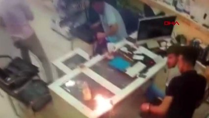 Batman tamir edilen cep telefonunun patlama anı kamerada