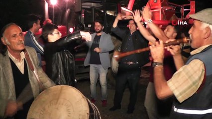 Filmden etkilendiler, fındık patozunu davul zurna ile karşıladılar