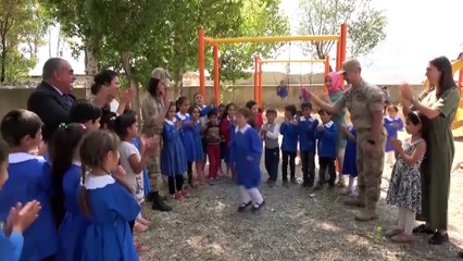 Jandarma Van'daki çocukları sevindirdi - VAN