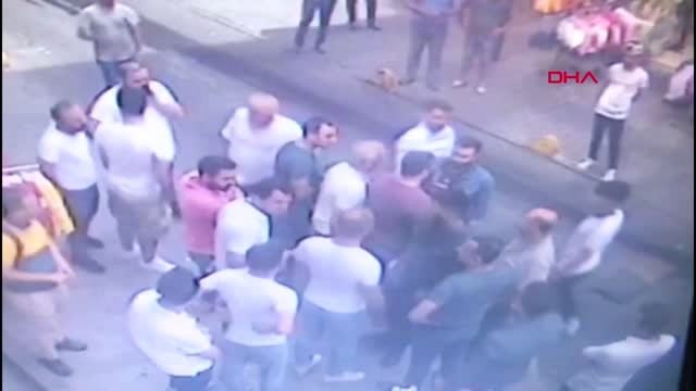 Fatih'te gürültü kavgası kanlı bitti 1'i ağır 3 yaralı