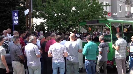 Ataşehir'de oğlu tarafından vahşice öldürülen baba son yolculuğuna uğurlandı