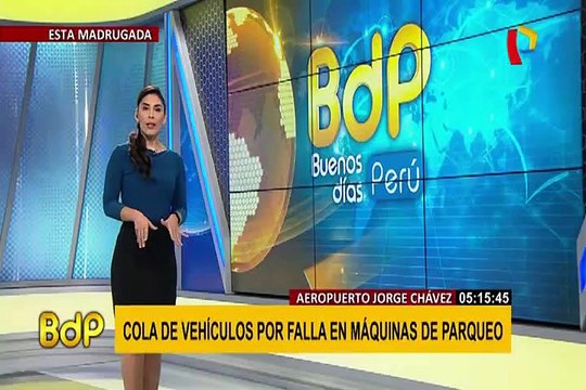 Largas colas se formaron en el aeropuerto por fallo en máquinas de parqueo