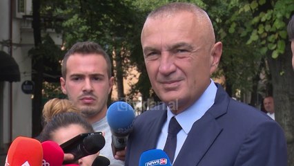 Politika nderon Azem Hajdarin