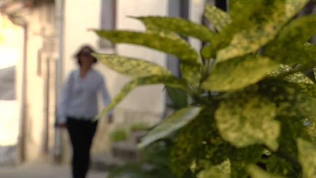 Cinco jóvenes crean un proyecto para acompañar a los ancianos que estén solos y evitar la despoblación de zonas rurales