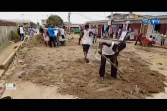 RTG/Le député du 1er siège du 6ème arrondissement a entrepris des travaux de réhabilitation sur un tronçon de 5km de la route du quartier Ondogo du 6ème arrondissement