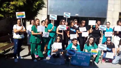 Concentración de protesta  enfermeras eventuales del HVX de Cee