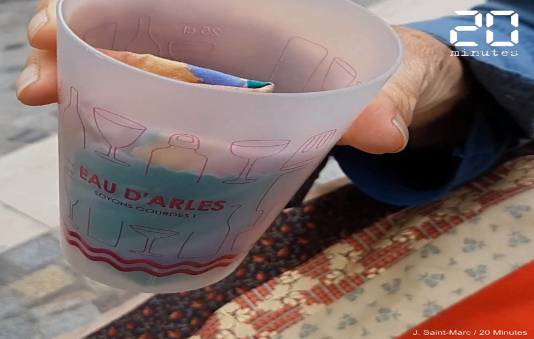 ⁣Pollution: Un défi « zéro bouteille plastique » à Arles pour changer les comportements