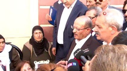 HDP önünde eylem yapan ailelere aşiret liderlerinden destek