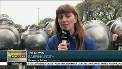 Reprimen a argentinos que exigen alimentos para comedores comunitarios