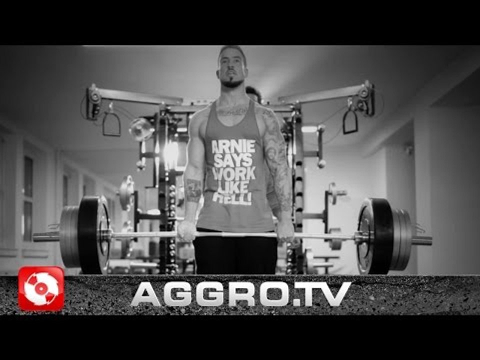 SPRENG DEIN SHIRT! RÜCKEN ÜBUNGEN MIT SILLA & JULIAN ZIETLOW (OFFICIAL HD VERSION AGGROTV)