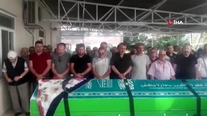 Katil zanlısı evlat annesinin kanı ile dolaba yazdı..."Bu mahallenin onuru var"