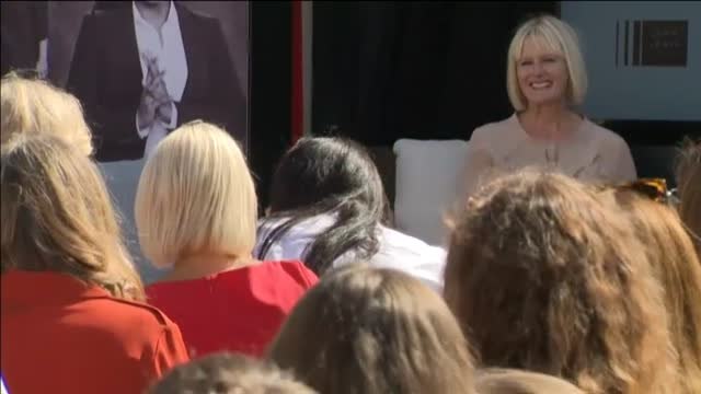 Meghan Markle estrena su primera colección de moda