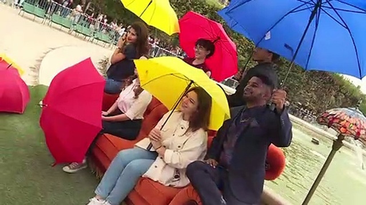 Sofá de ‘Friends’ em Paris